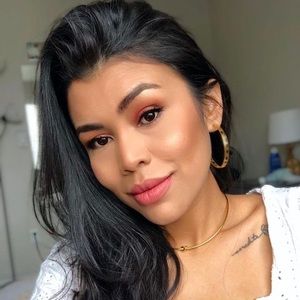 Meet your Posher, Eliane